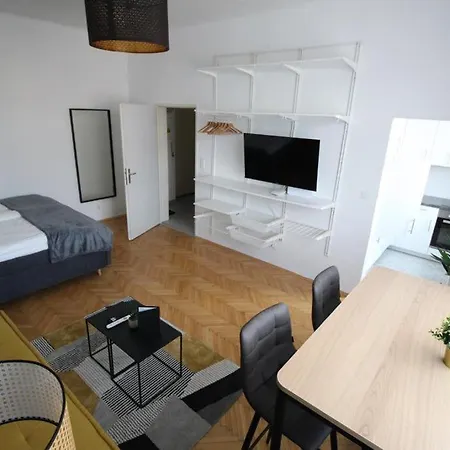 Zentrale Citywohnung, 5 Minuten Zur Stadthalle, Messe & Sportpark Апартаменти Грац