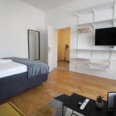 Zentrale Citywohnung, 5 Minuten Zur Stadthalle, Messe & Sportpark Апартаменти *