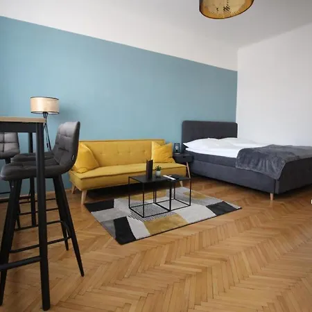 Zentrale Citywohnung, 5 Minuten Zur Stadthalle, Messe & Sportpark Apartman *