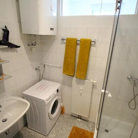 Moderne & Zentrale Citywohnung Nahe Stadthalle, Messe & Sportpark Apartman