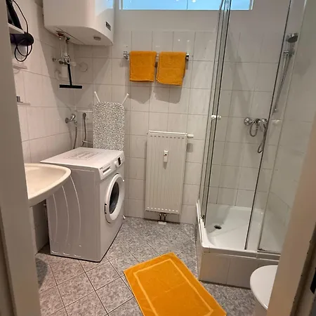 Zentrale Citywohnung, 5 Minuten Zur Stadthalle, Messe & Sportpark アパート